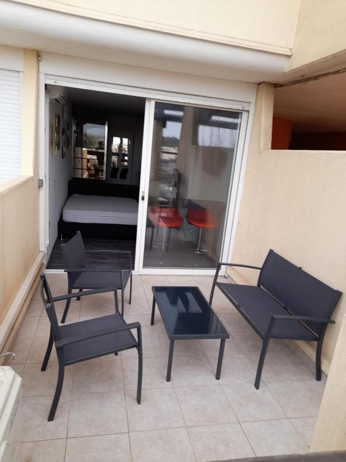 Nid Douillet Dans Les Coursives Du Village Naturiste Du Cap D Agde Esterno foto