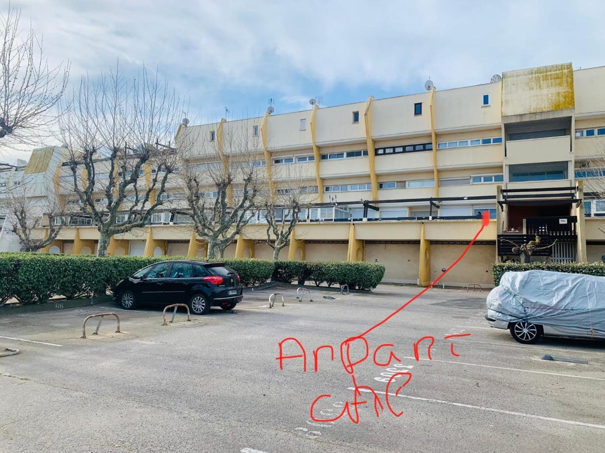 Nid Douillet Dans Les Coursives Du Village Naturiste Du Cap D Agde Esterno foto