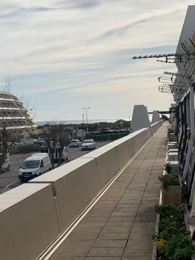 Nid Douillet Dans Les Coursives Du Village Naturiste Du Cap D Agde Esterno foto