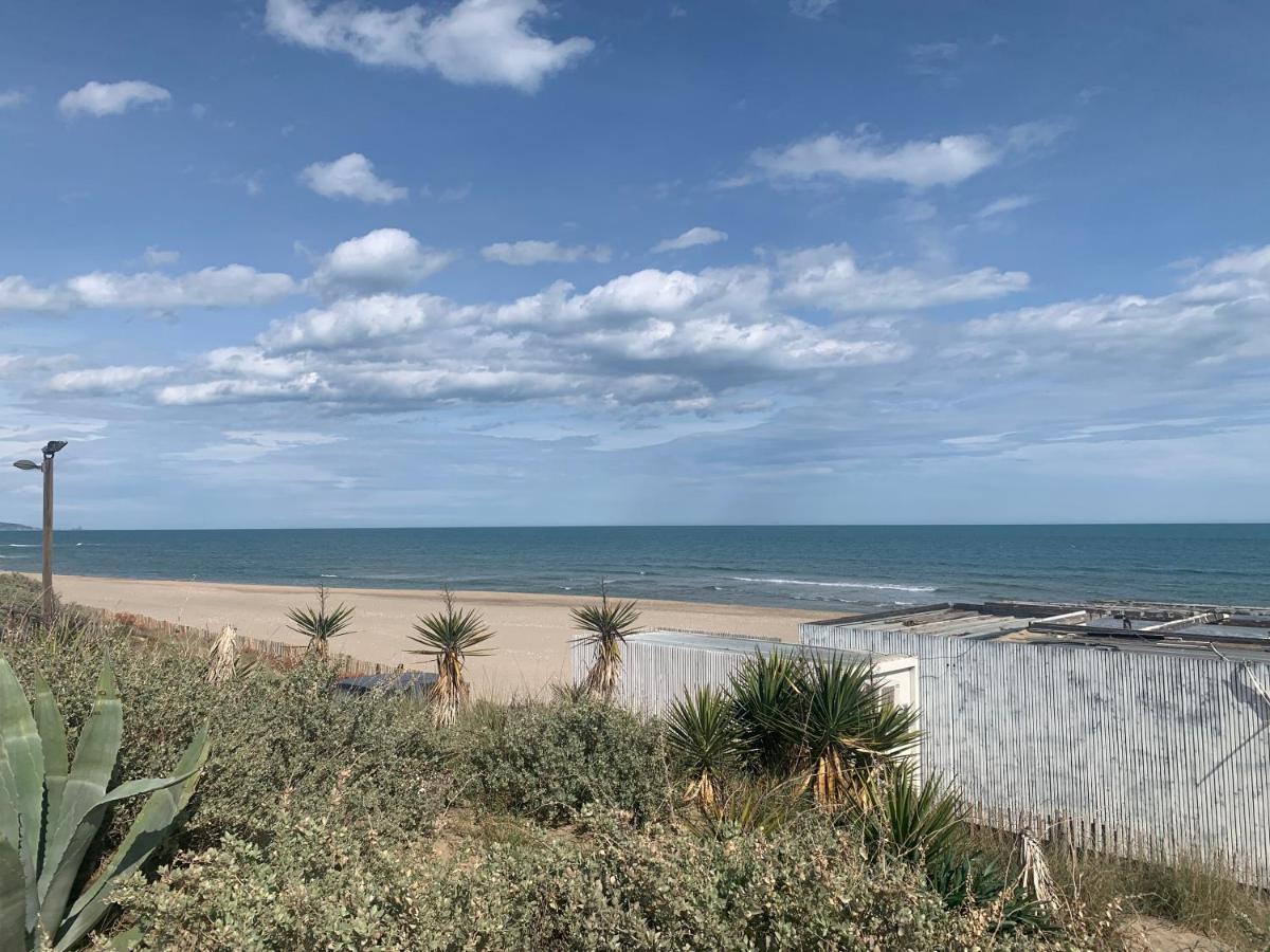Nid Douillet Dans Les Coursives Du Village Naturiste Du Cap D Agde Esterno foto