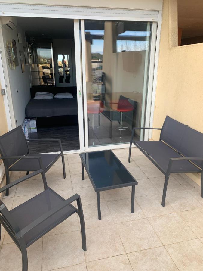 Nid Douillet Dans Les Coursives Du Village Naturiste Du Cap D Agde Esterno foto